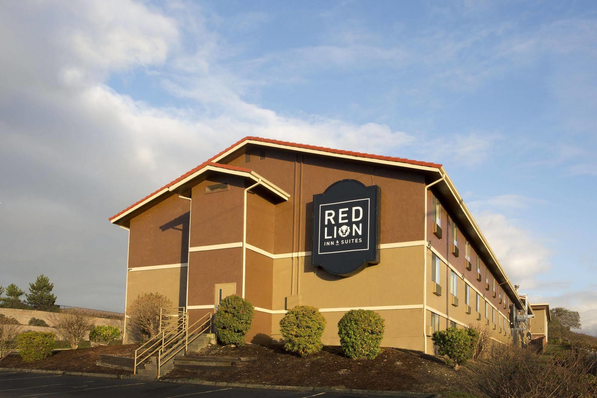 Red Lion Inn And Suites Federal Way Exterior foto